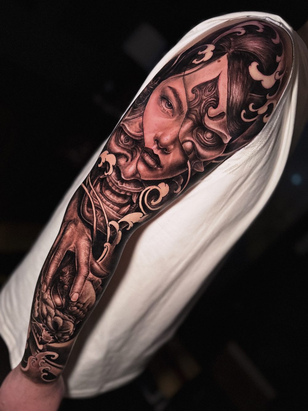 Realistischer Sleeve mit Frauenporträt
